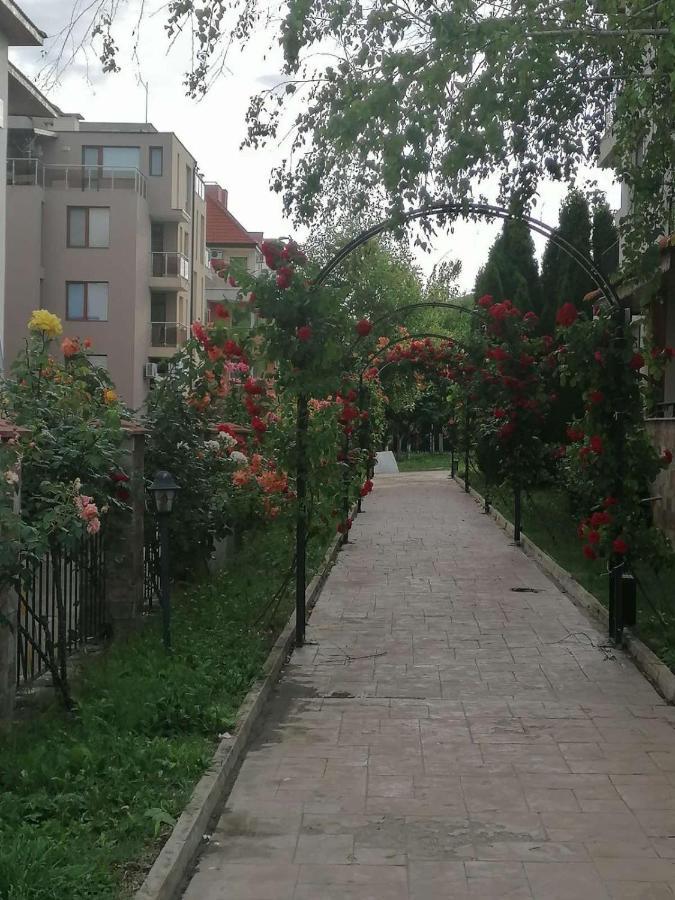 Private Apartments In Apolon Ravda Exteriér fotografie