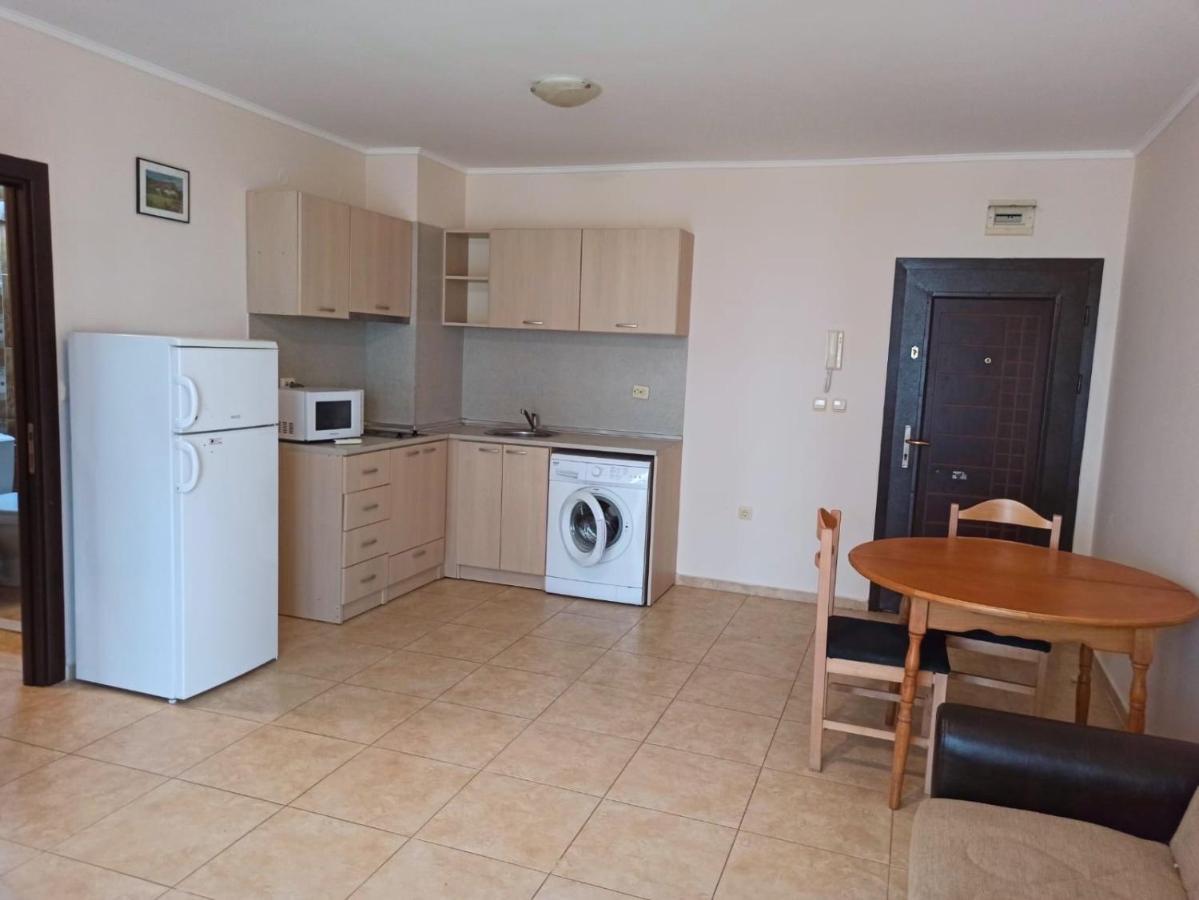 Private Apartments In Apolon Ravda Exteriér fotografie