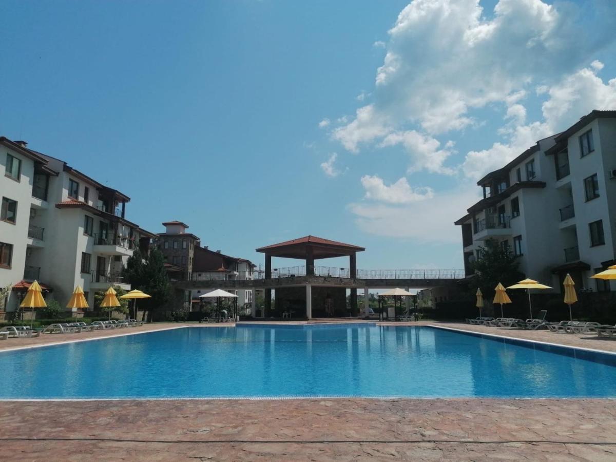 Private Apartments In Apolon Ravda Exteriér fotografie