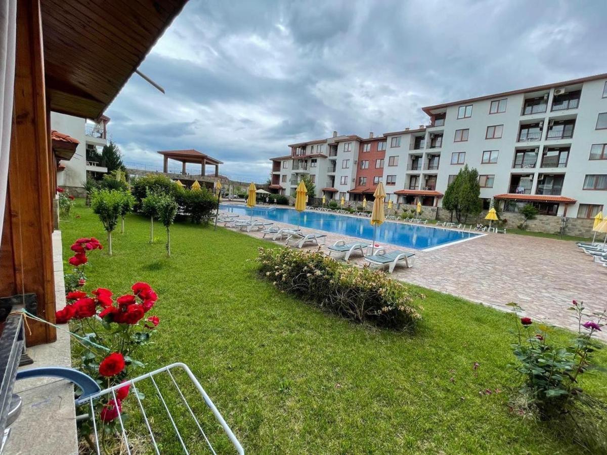 Private Apartments In Apolon Ravda Exteriér fotografie