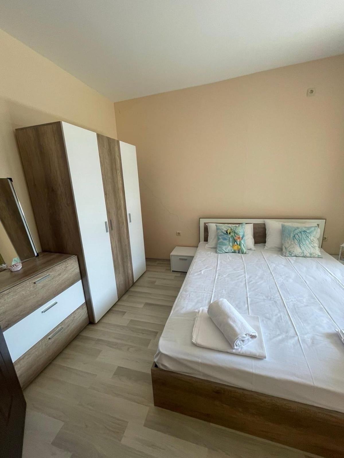 Private Apartments In Apolon Ravda Exteriér fotografie